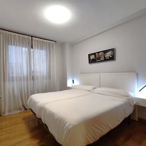Appartement à 3 Chambres à Coucher