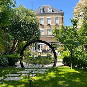 La Demeure des Sacres