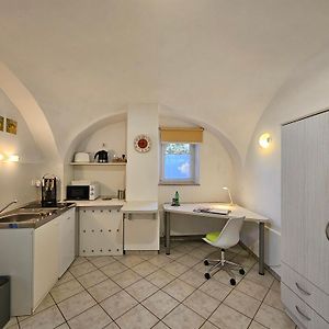 Tiny central studio apartment Tour As