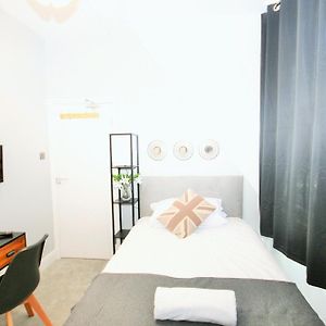 Chambre Budgétée Lit King-Size