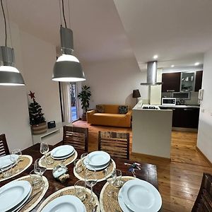 Appartement à 3 Chambres à Coucher