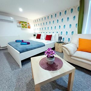 Appartement à 2 Chambres à Coucher