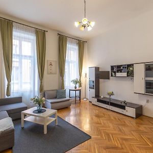 Raday Corner Apartment