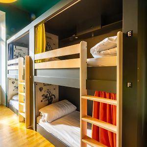 Dormitory Room Mixed