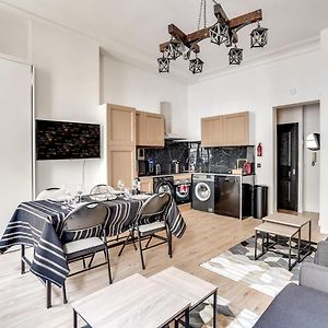 Appartement à 2 Chambres à Coucher
