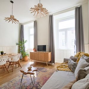 Appartement à 2 Chambres à Coucher