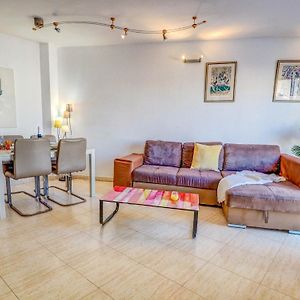 Appartement à 3 Chambres à Coucher