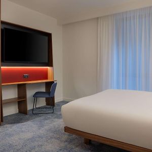 Chambre Accessible aux Personnes à Mobilité Réduite Lit Queen-Size
