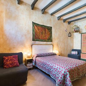 Hostal Artistic B&B