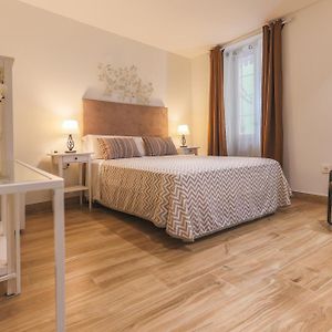 Chambre Économique Lit King-Size