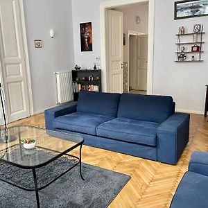 Appartement à 3 Chambres à Coucher