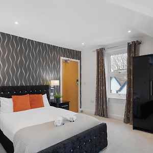Modern City Centre Studio Apartment