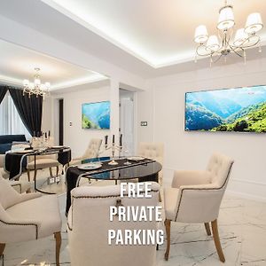 Paradise Center Apartment 2