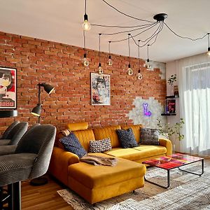 Vinyl Gozsdu Apartments
