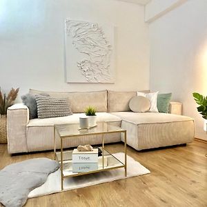 Urban Jungle Apartment Old Town Air Conditioned