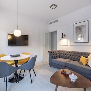 Central stylish&elegant 1&2 BR apartment II