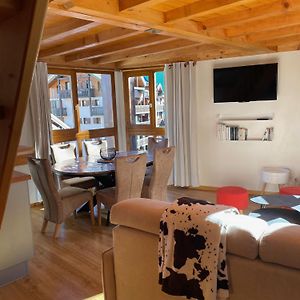 Appartement à 3 Chambres à Coucher