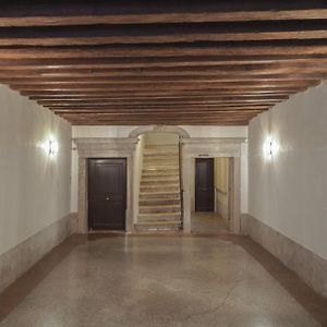 Super Central 1 Bedroom Apartment