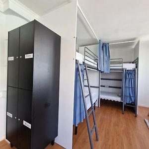Chambre Juste Pour Hommes Dortoir