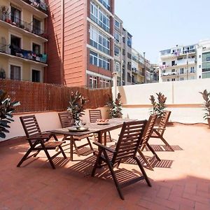 Stylish And Centric 2-Bedroom Apartment In Eixample &Terrace P2