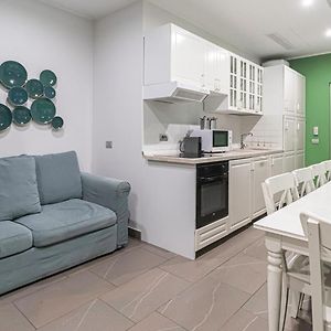 Appartement à 5 Chambres à Coucher