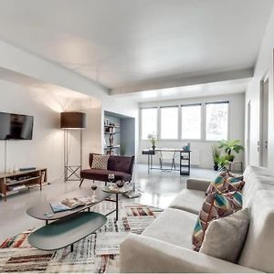Modern And Bright 2Bd For 11 Guests In Le Marais!