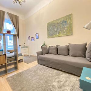 Wesseleny Apartment Near Synagogue With Ac After Renovation
