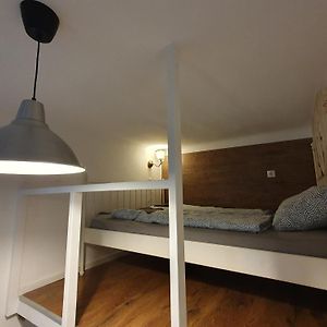 Cozy Studio With Air Condition Freshly Renovated