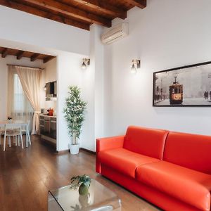 Charming Milan Apartments Brera - Madonnina