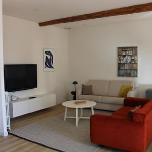 Maison Chaleureuse Avec Grande Terrasse