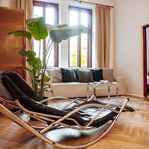 Appartement à 2 Chambres à Coucher