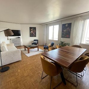 Appartement à 2 Chambres à Coucher