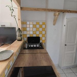Studio Lit King-Size