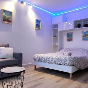 Studio Lit King-Size