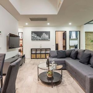 Appartement à 3 Chambres à Coucher