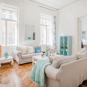 Appartement à 3 Chambres à Coucher