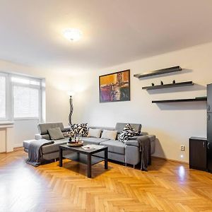 Appartement à 2 Chambres à Coucher