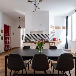 Appartement à 2 Chambres à Coucher