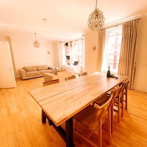 Appartement à 3 Chambres à Coucher