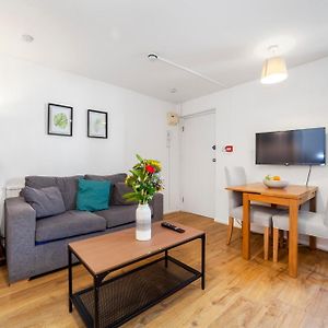Appartement à 2 Chambres à Coucher