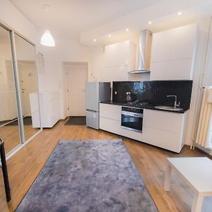 Poznanska Apartment. Great Location. City Center