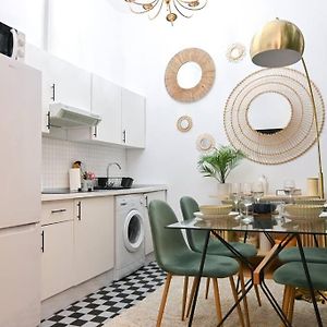Appartement à 2 Chambres à Coucher