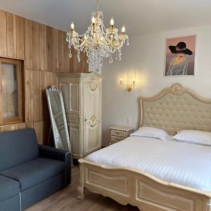 Studio de Luxe