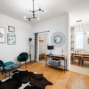 Appartement à 2 Chambres à Coucher