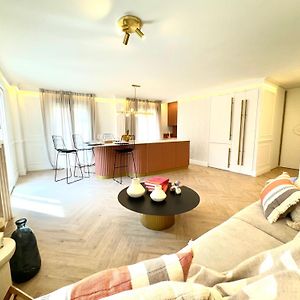 Appartement à 2 Chambres à Coucher
