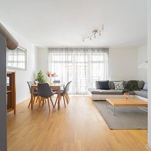 Appartement à 3 Chambres à Coucher