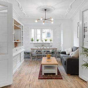 Appartement à 2 Chambres à Coucher