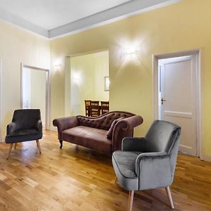 Appartement à 3 Chambres à Coucher