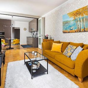 Appartement à 2 Chambres à Coucher