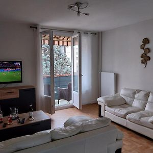 Appartement à 2 Chambres à Coucher